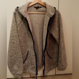 Fleece in gray color !
